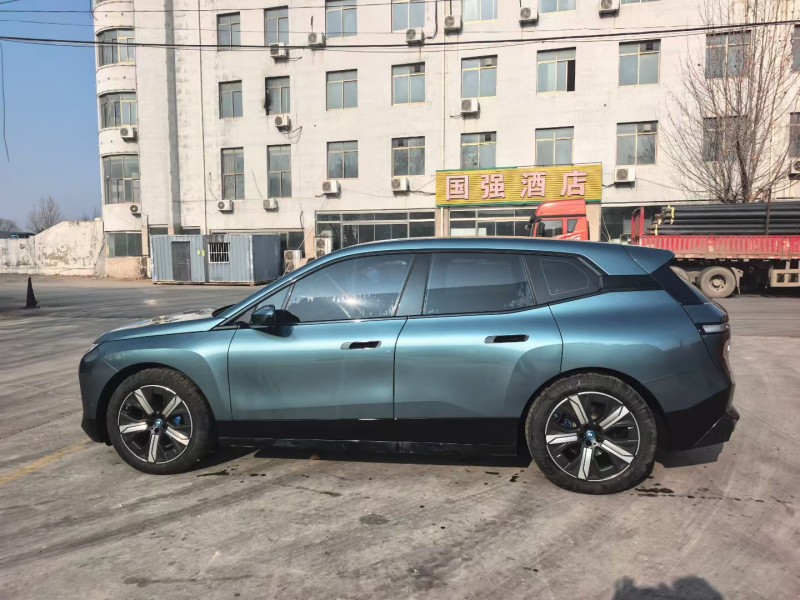 泰安23年宝马IX7