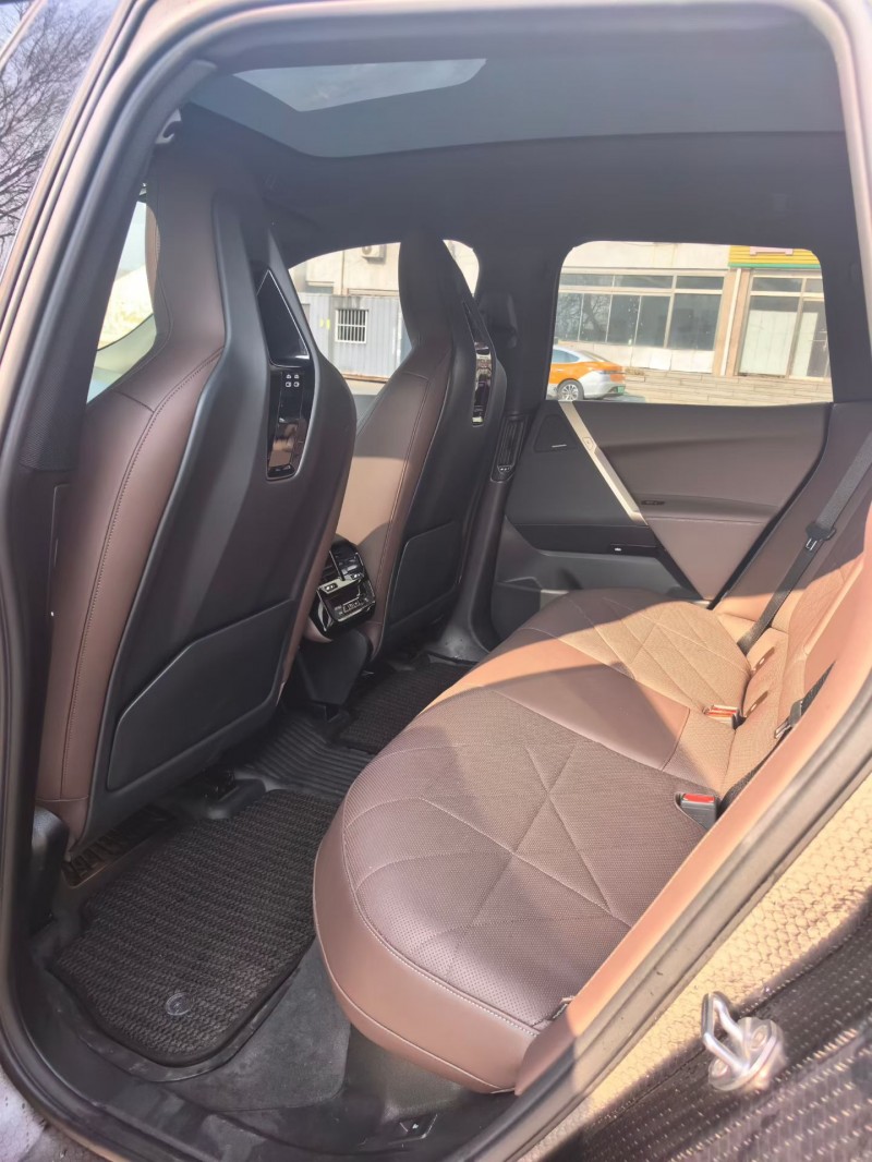 泰安23年宝马IX8