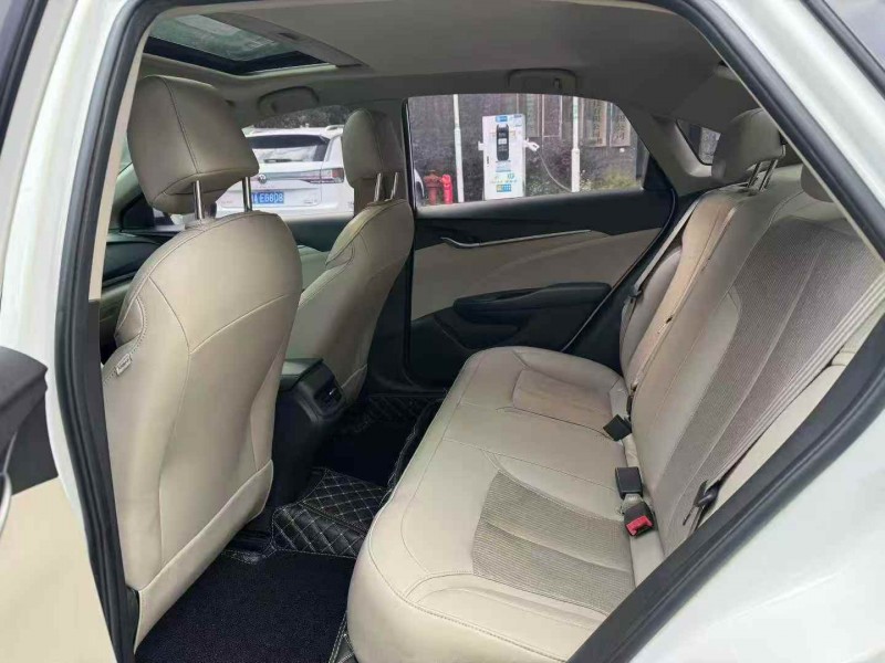 长沙17年别克英朗8