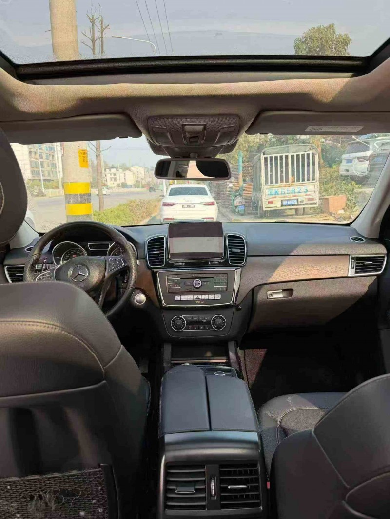 张家界17年奔驰GLE5