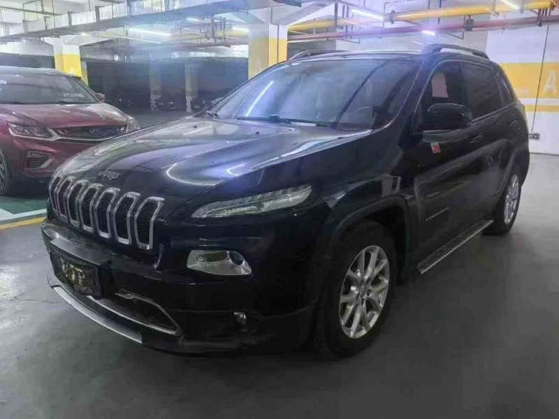 鄂州18年Jeep自由光3