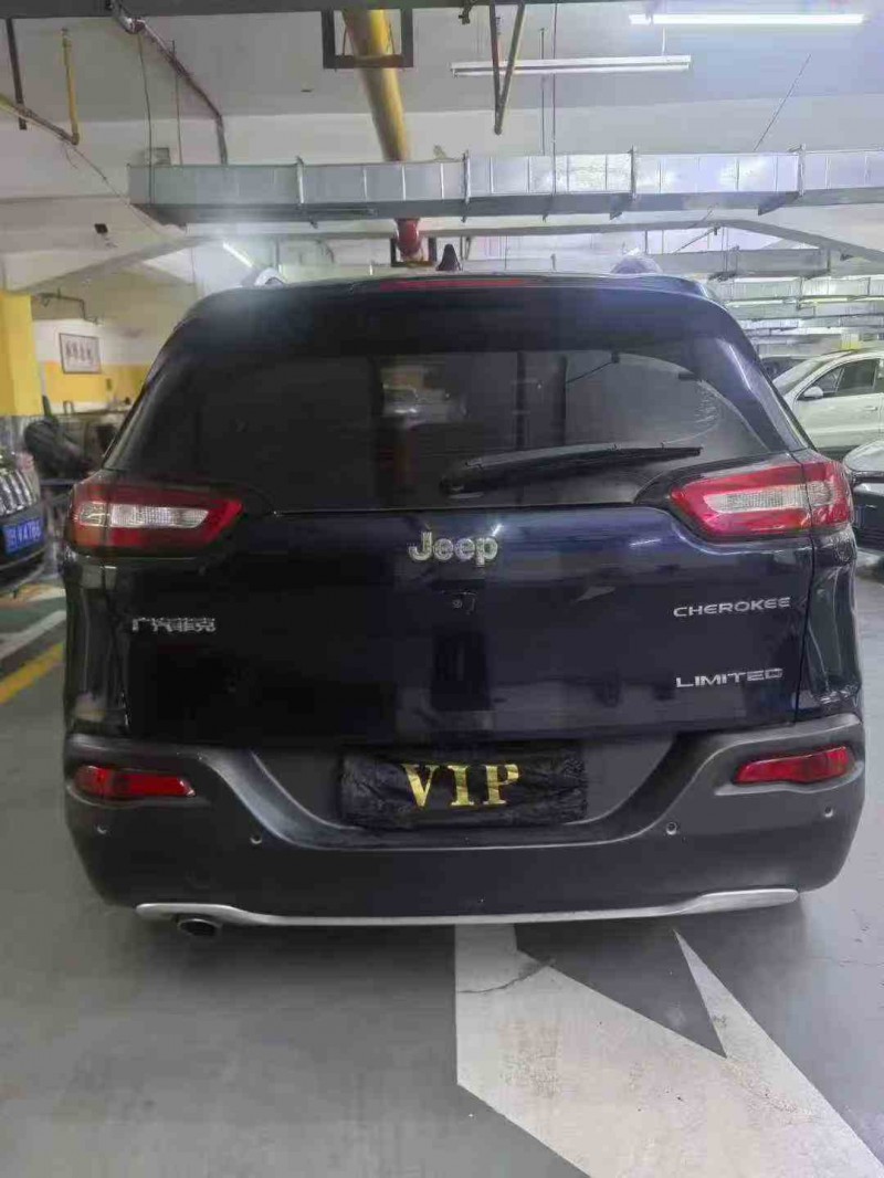 鄂州18年Jeep自由光9