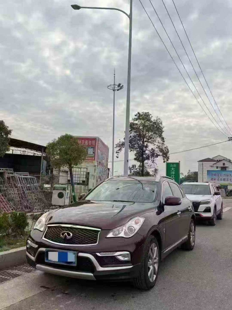 张家界18年英菲尼迪QX503