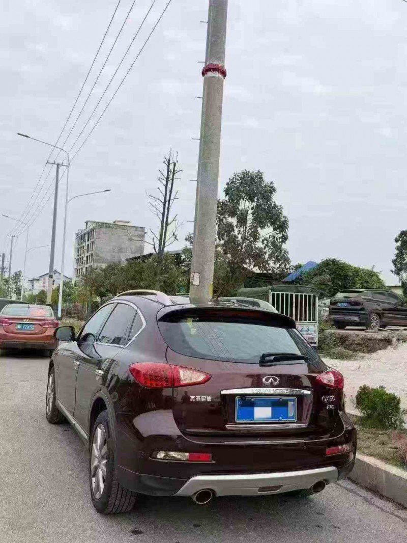 张家界18年英菲尼迪QX508