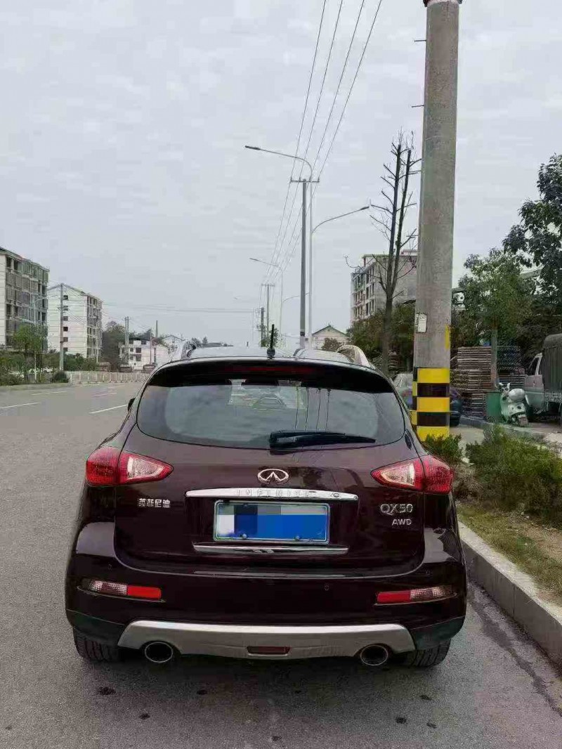 张家界18年英菲尼迪QX509