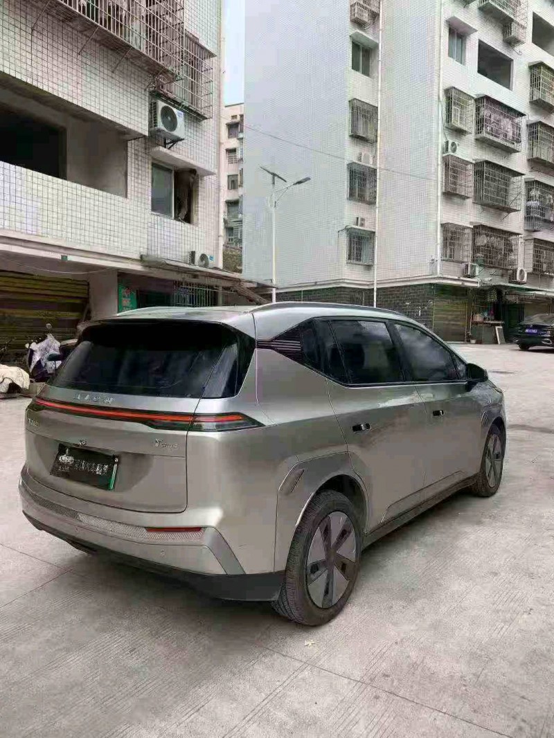 张家界24年传祺埃安Y8