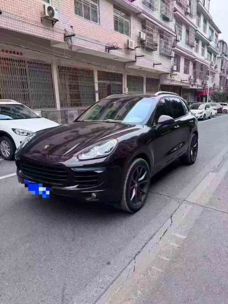 岳阳18年保时捷卡宴2