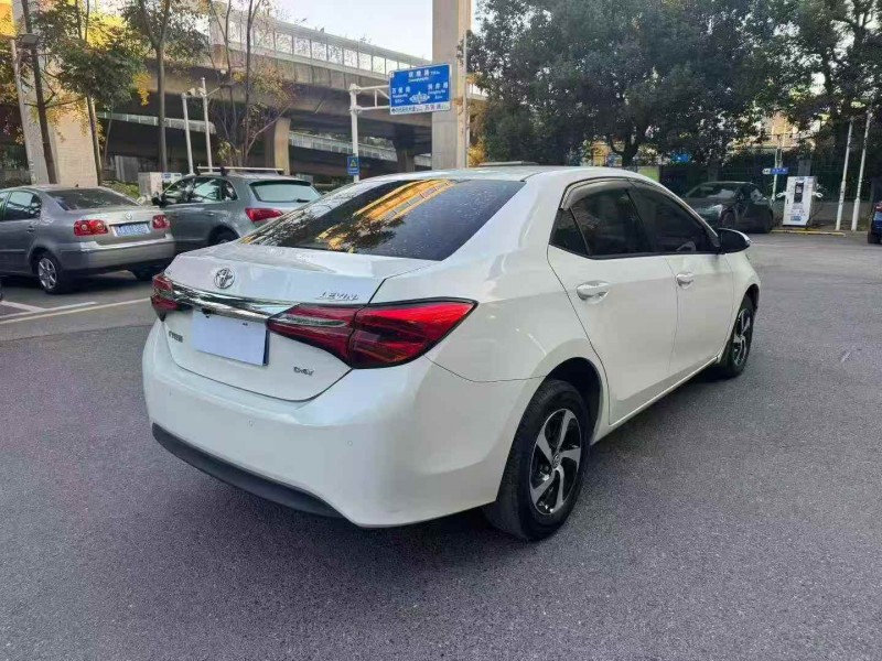 长沙19年丰田雷凌4