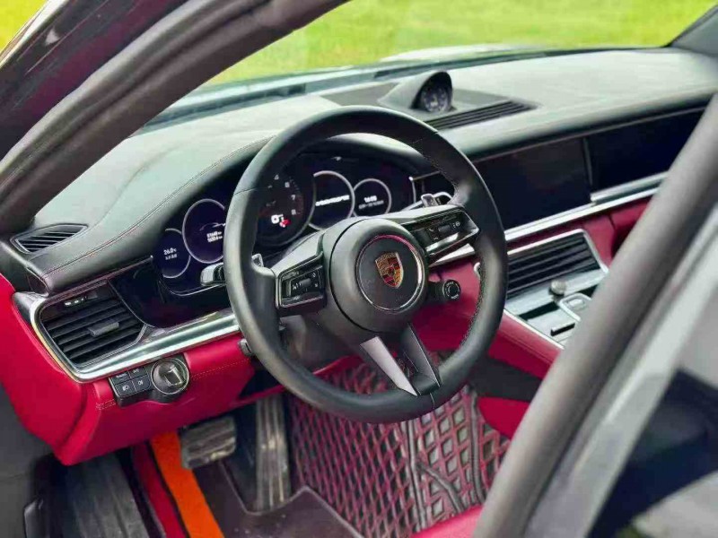 深圳22年保时捷帕拉梅拉9