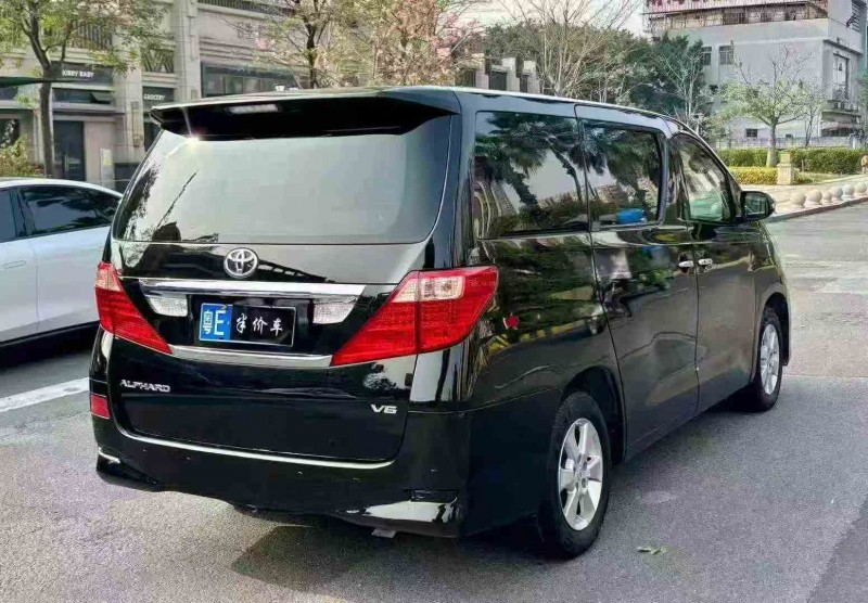 湛江10年丰田埃尔法8