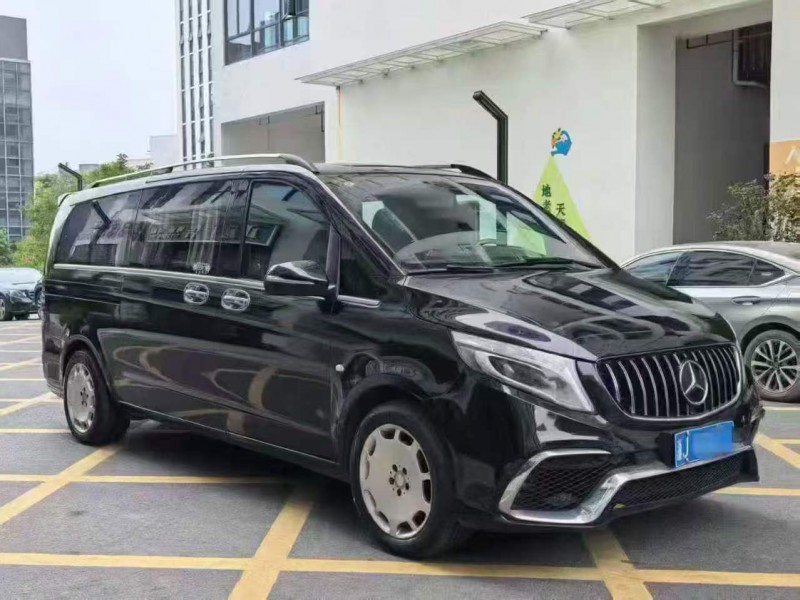 深圳19年奔驰威霆3