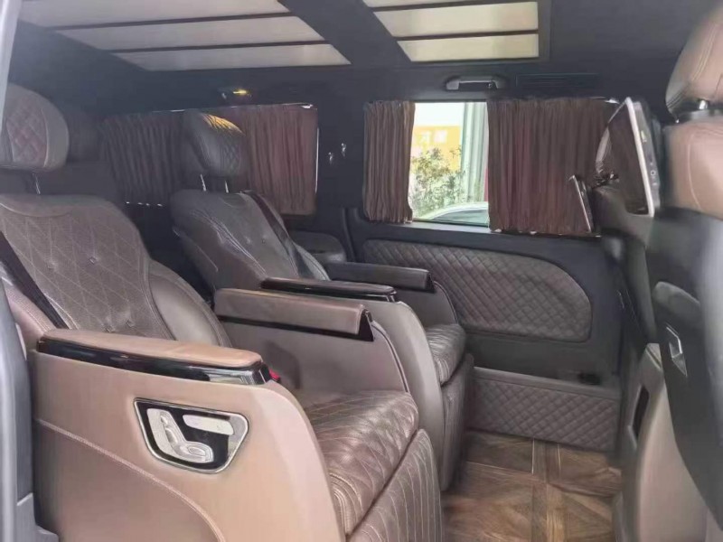 深圳19年奔驰威霆4