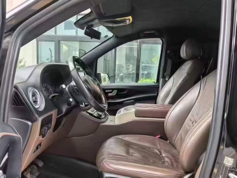 深圳19年奔驰威霆5