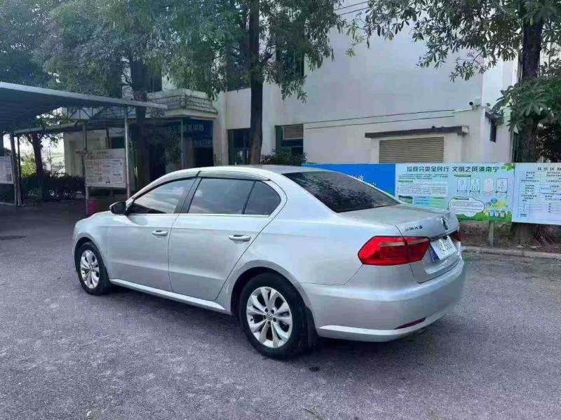 南宁19年大众朗逸8