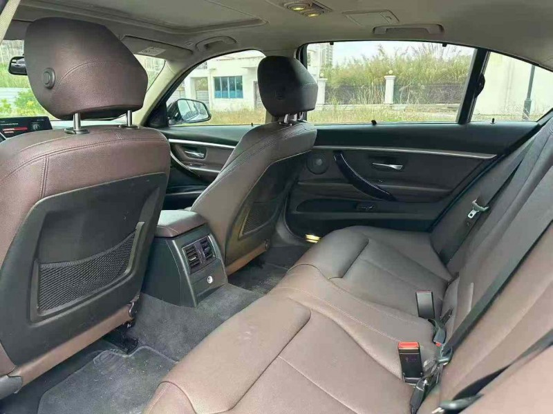 南宁18年宝马3系6