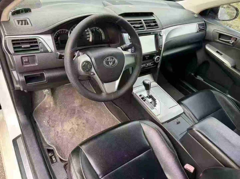 南宁14年丰田凯美瑞4