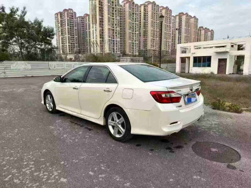 南宁14年丰田凯美瑞7