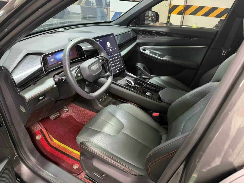 成都24年吉利博越4