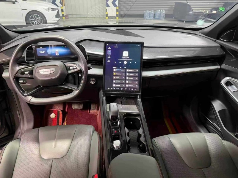 成都24年吉利博越5