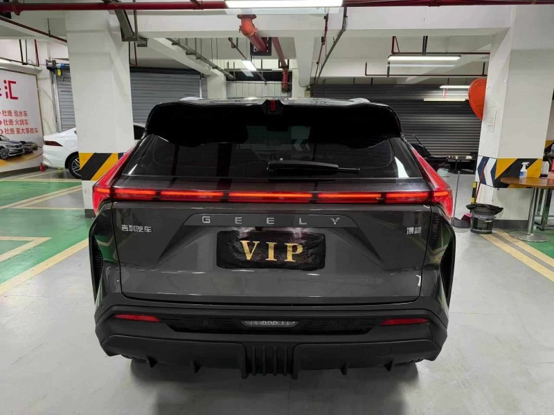 成都24年吉利博越7