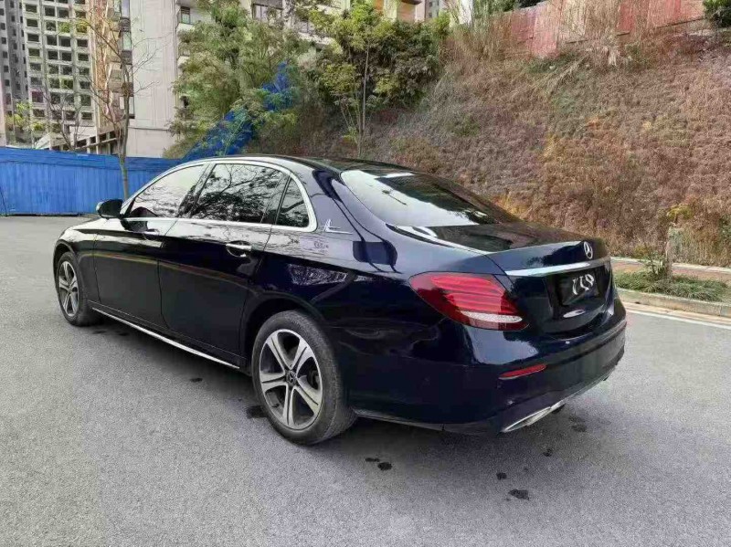 南宁18年奔驰E8