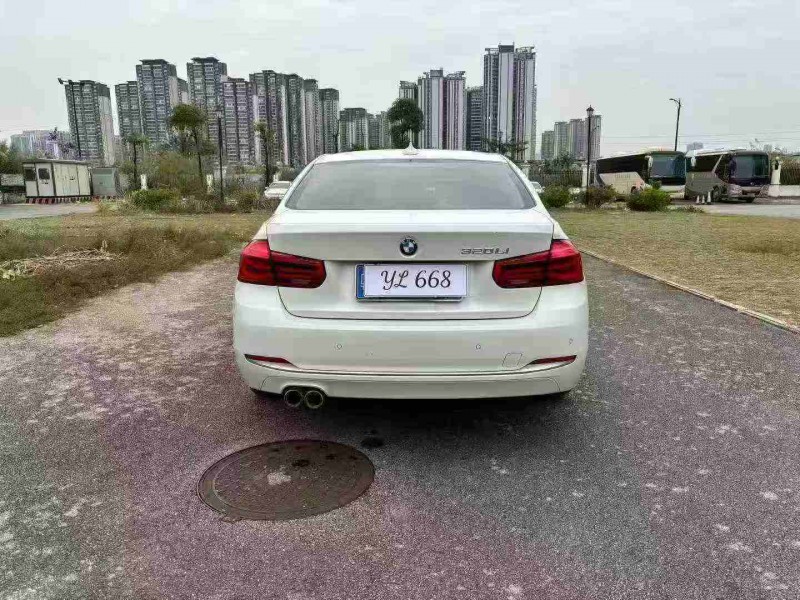 南宁18年宝马3系9