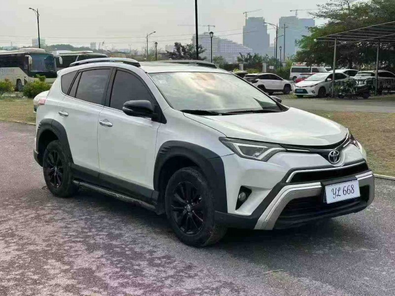 南宁19年丰田RAV4荣放2