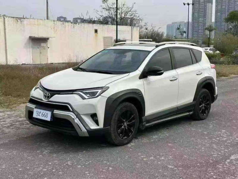 南宁19年丰田RAV4荣放3
