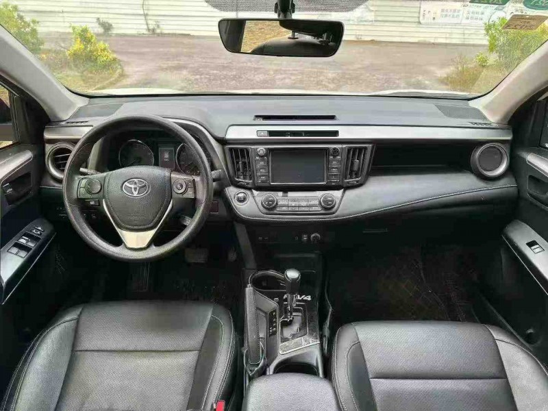 南宁19年丰田RAV4荣放5