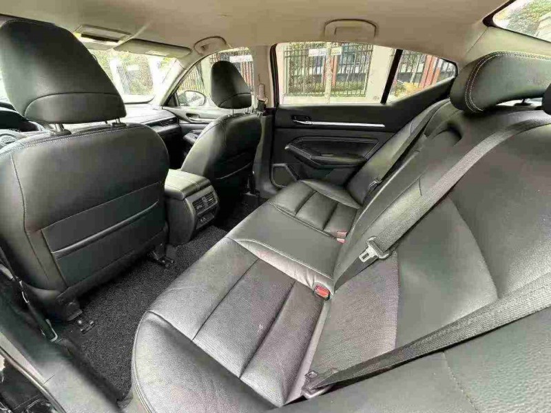 南宁22年日产天籁6