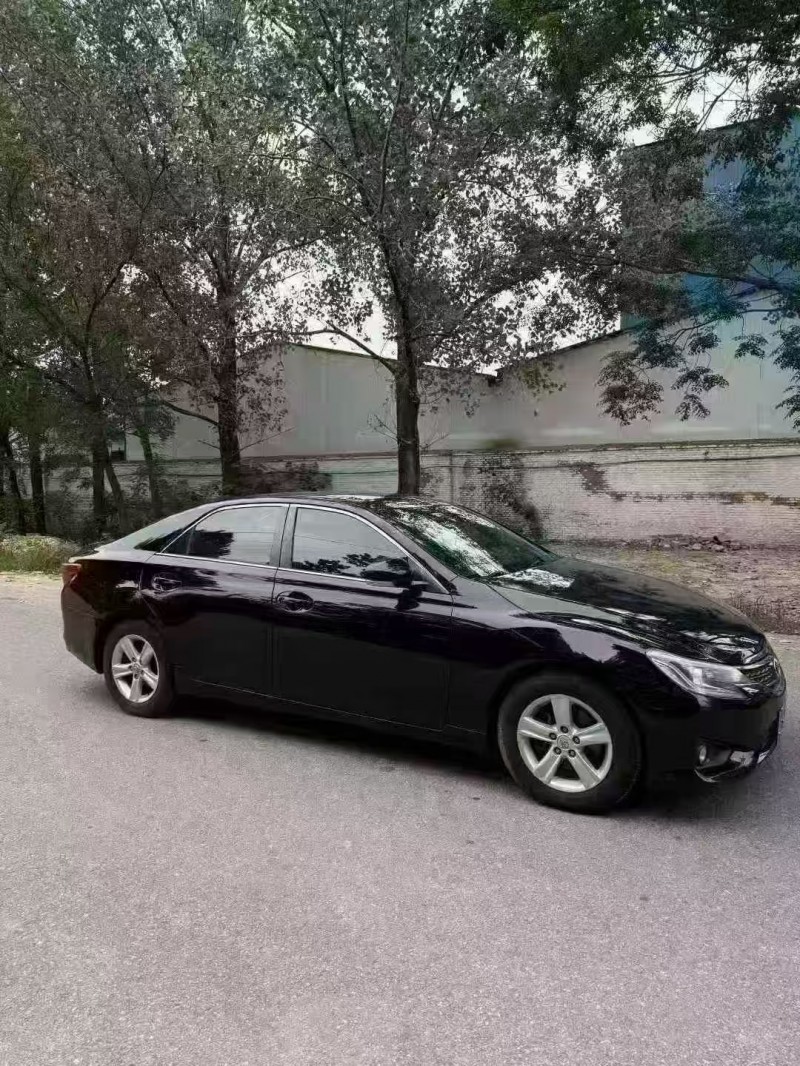 菏泽14年丰田锐志2