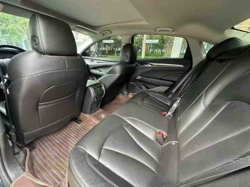 南宁21年别克君越6