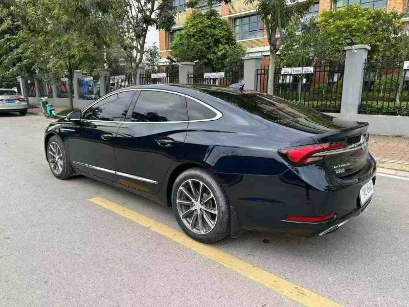 南宁21年别克君越8