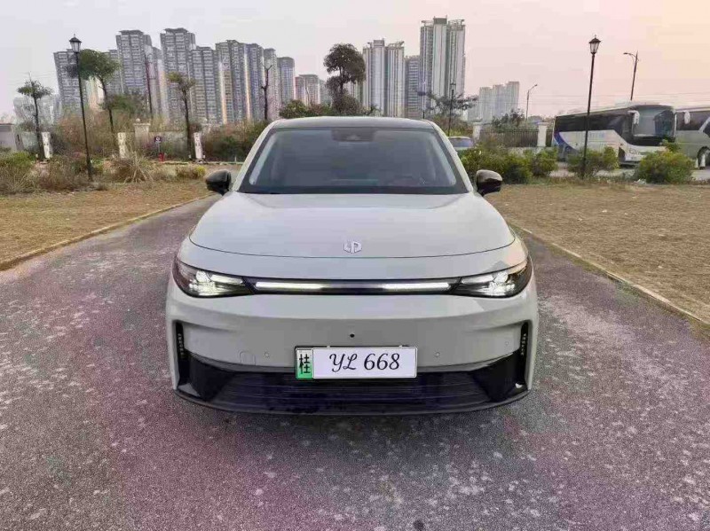 南宁25年零跑汽车C101