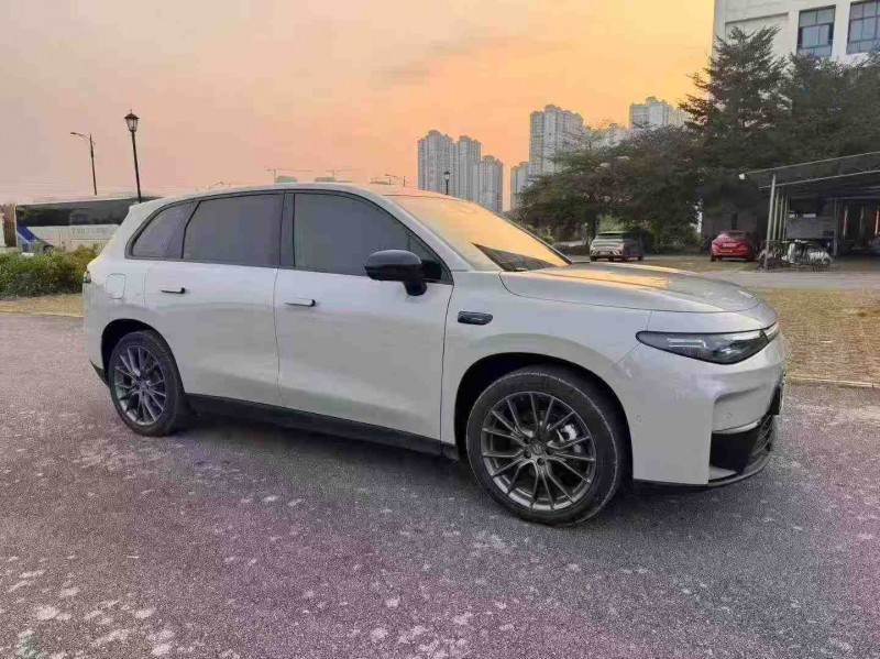 南宁25年零跑汽车C102