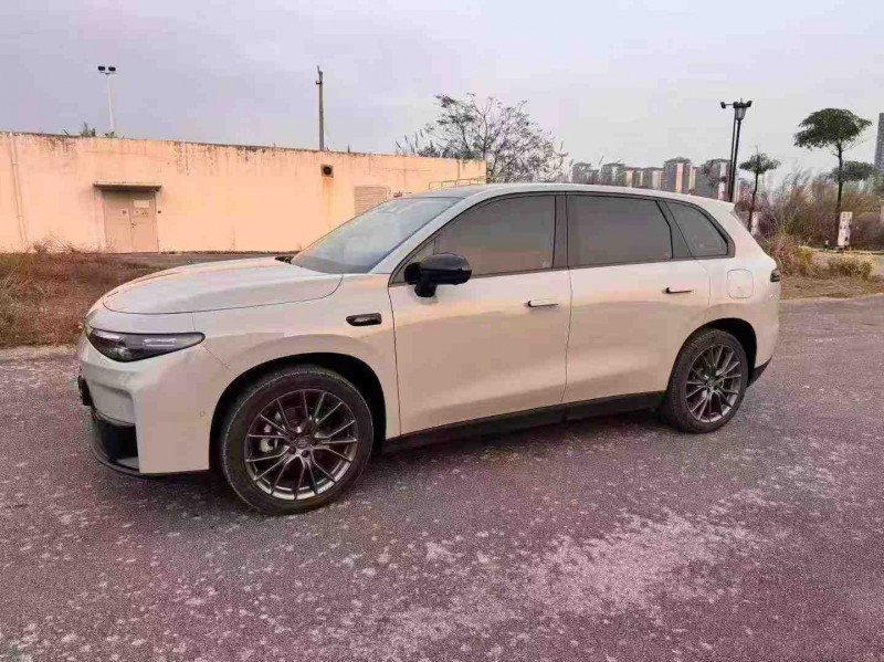 南宁25年零跑汽车C103