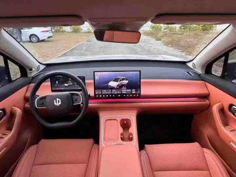 南宁25年零跑汽车C105