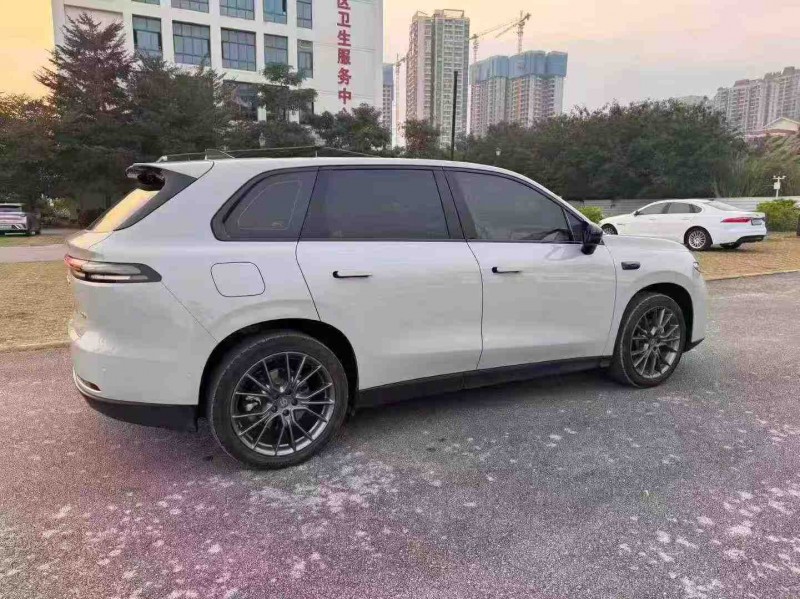 南宁25年零跑汽车C107