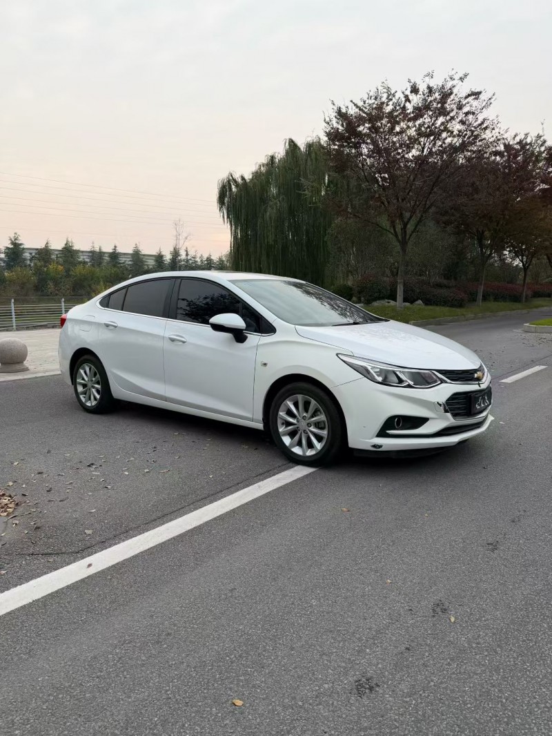 宿迁17年雪佛兰科鲁兹3