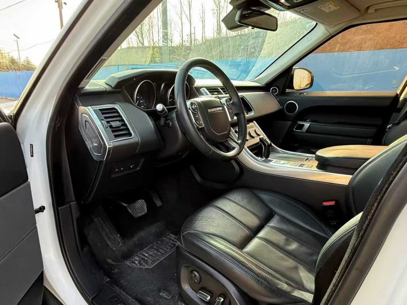 青岛18年路虎揽胜运动6