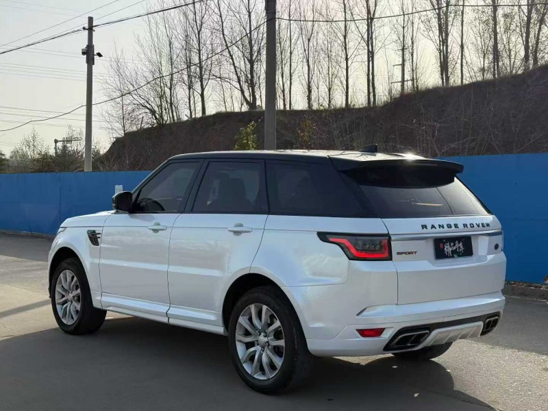 青岛18年路虎揽胜运动7