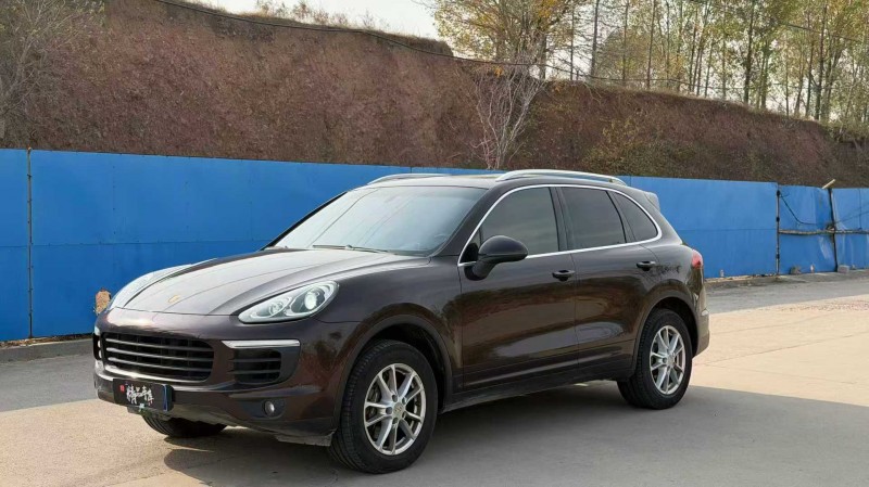 青岛15年保时捷卡宴2