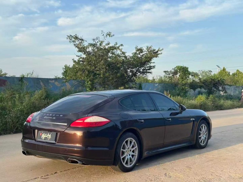 青岛13年保时捷帕拉梅拉8