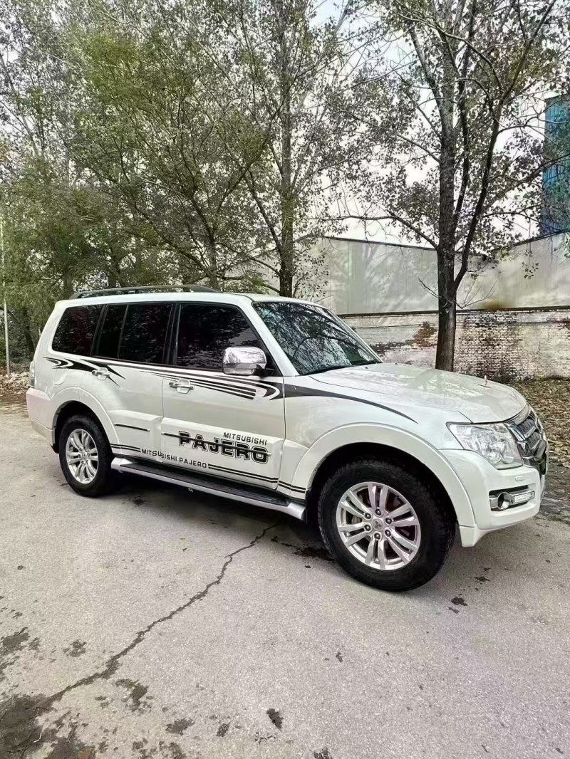 菏泽20年三菱帕杰罗3