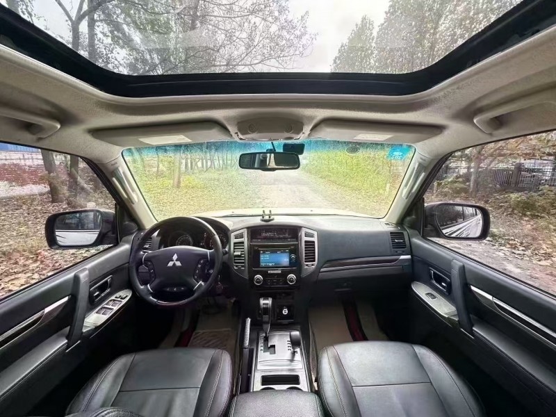 菏泽20年三菱帕杰罗6