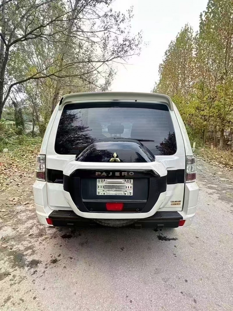 菏泽20年三菱帕杰罗9