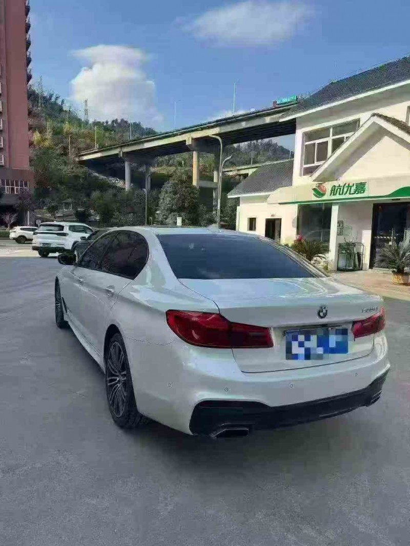 重庆18年宝马5系7
