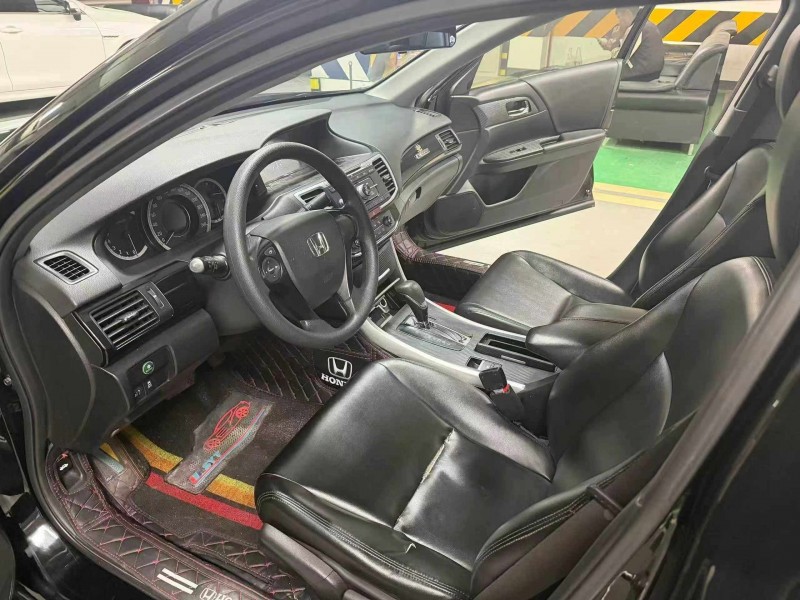 成都17年本田雅阁4