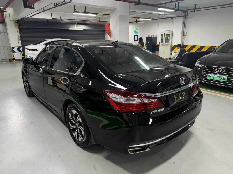 成都17年本田雅阁5