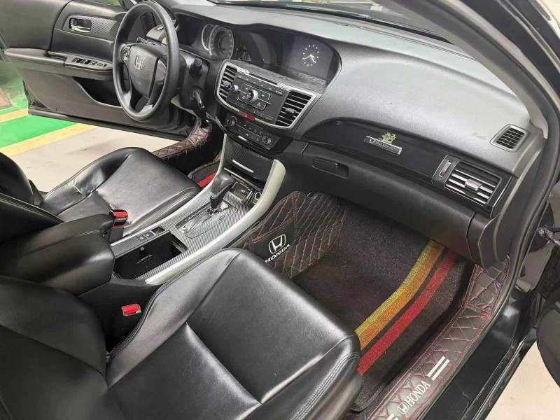 成都17年本田雅阁6